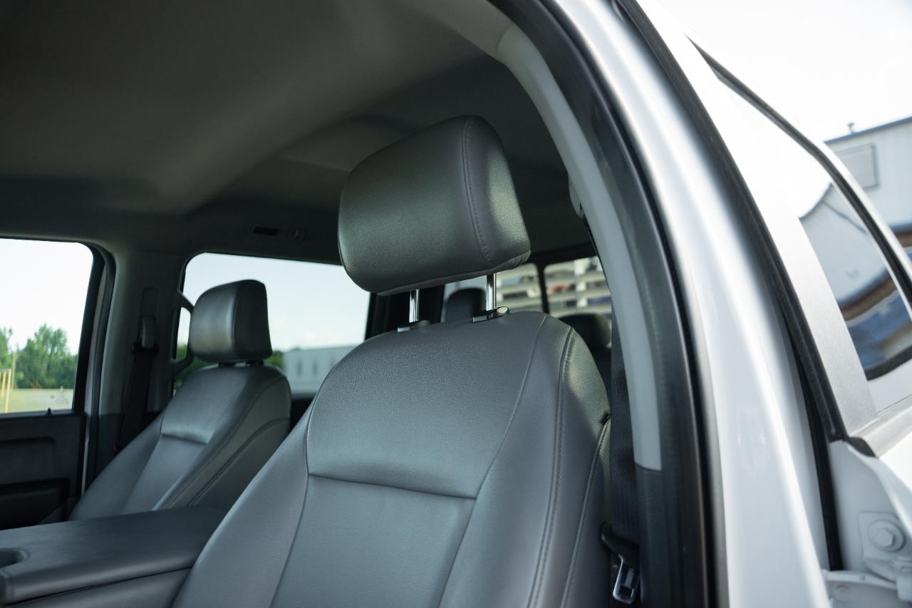 Ford F-350 SD XL Crew Cab Long Bed DRW 4WD 2024