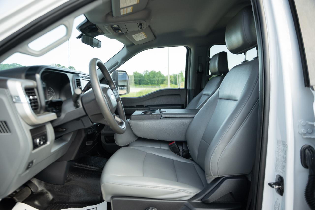 Ford F-350 SD XL Crew Cab Long Bed DRW 4WD 2024
