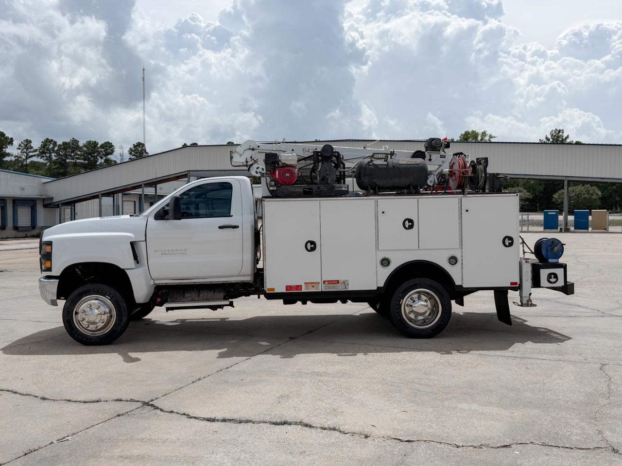 Chevrolet Silverado Medium Duty  2021