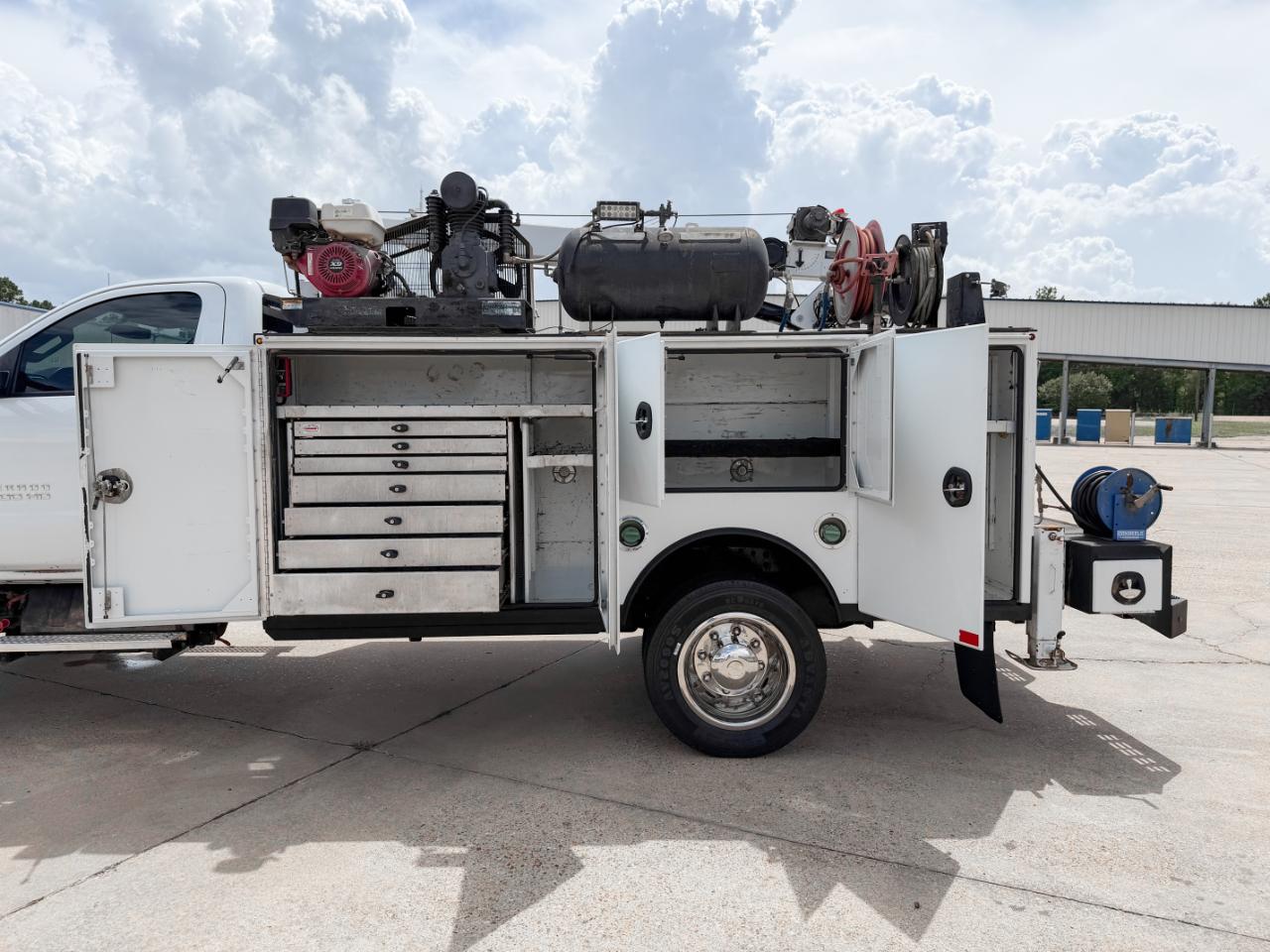 Chevrolet Silverado Medium Duty  2021