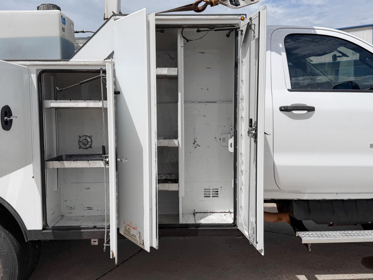 Chevrolet Silverado Medium Duty  2021