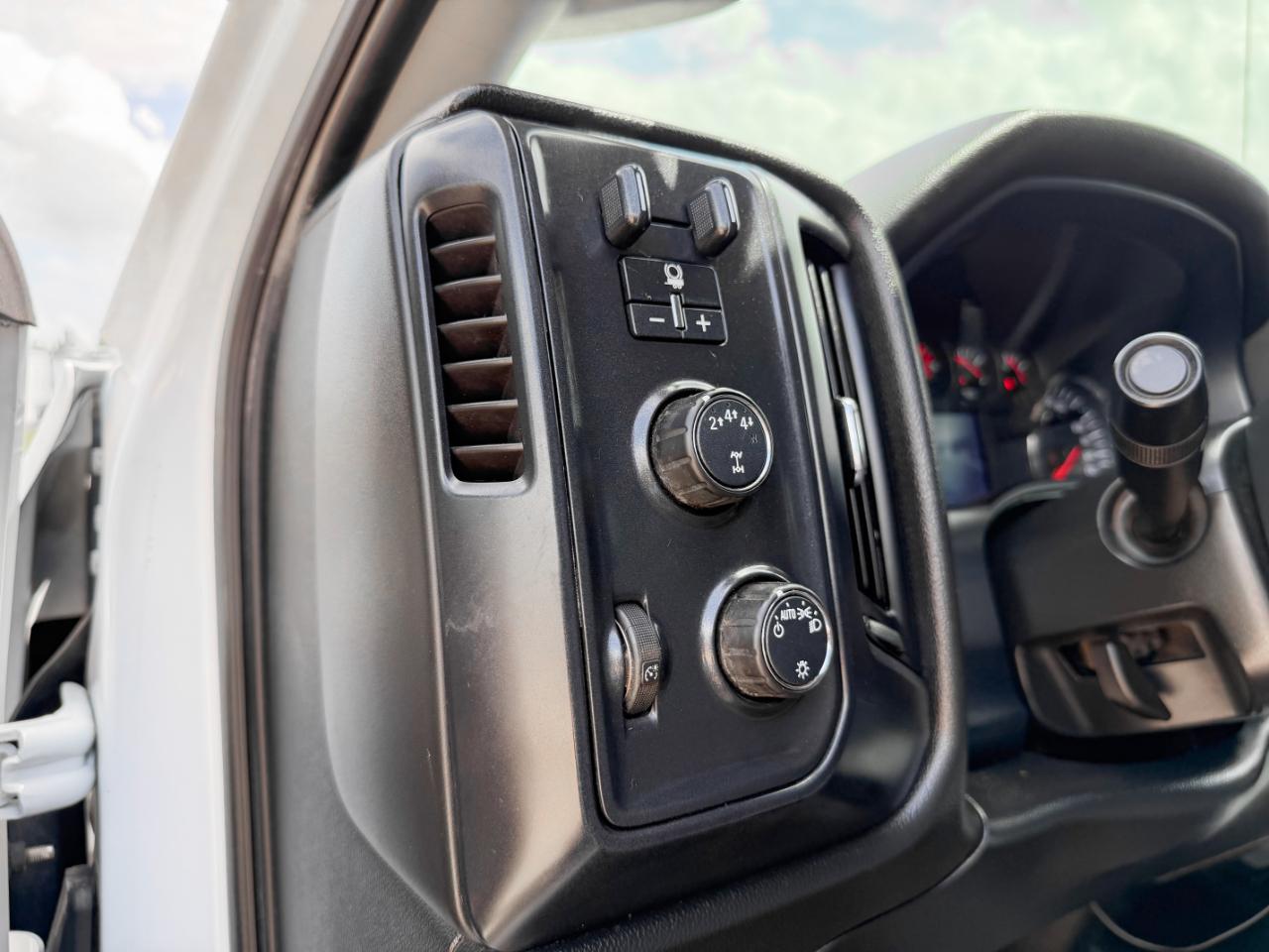 Chevrolet Silverado Medium Duty  2021