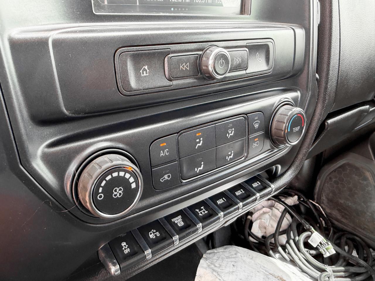 Chevrolet Silverado Medium Duty  2021