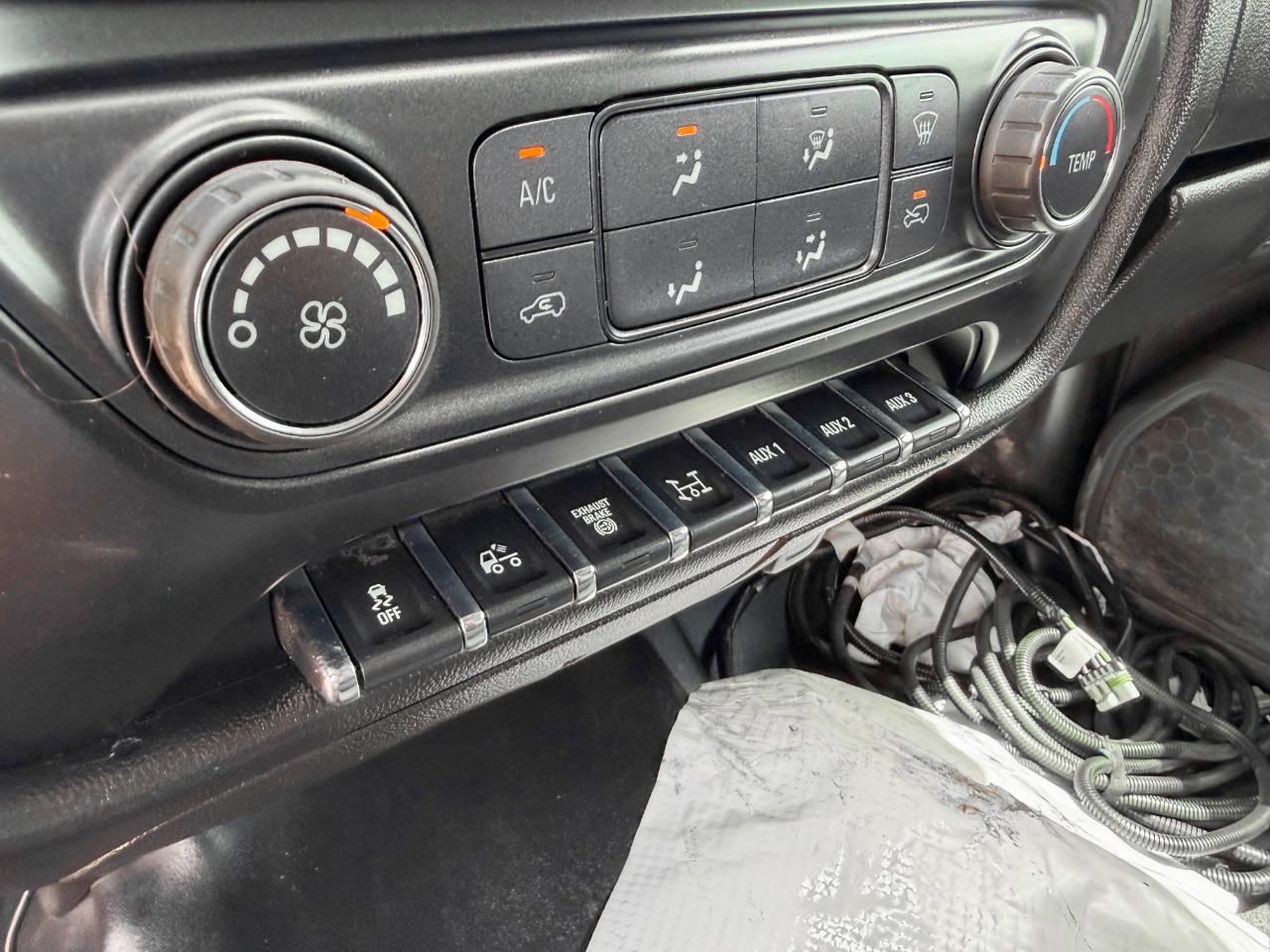 Chevrolet Silverado Medium Duty  2021