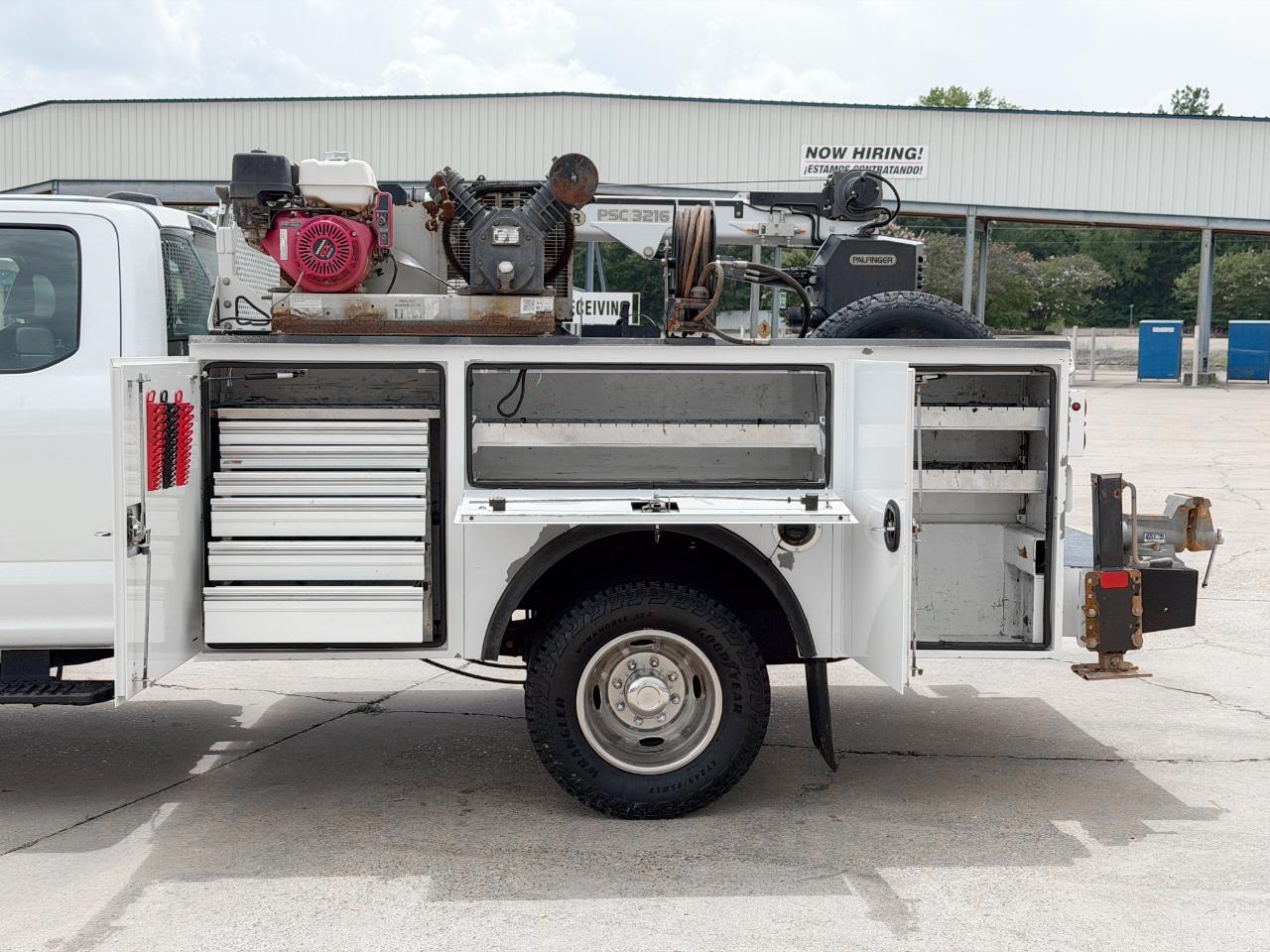 Ford F-350 SD XL SuperCab Long Bed 4WD DRW 2022
