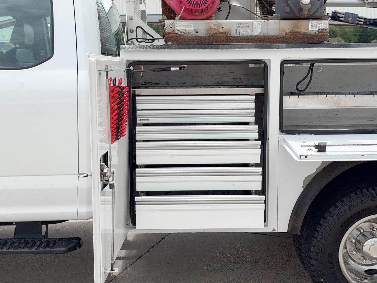Ford F-350 SD XL SuperCab Long Bed 4WD DRW 2022