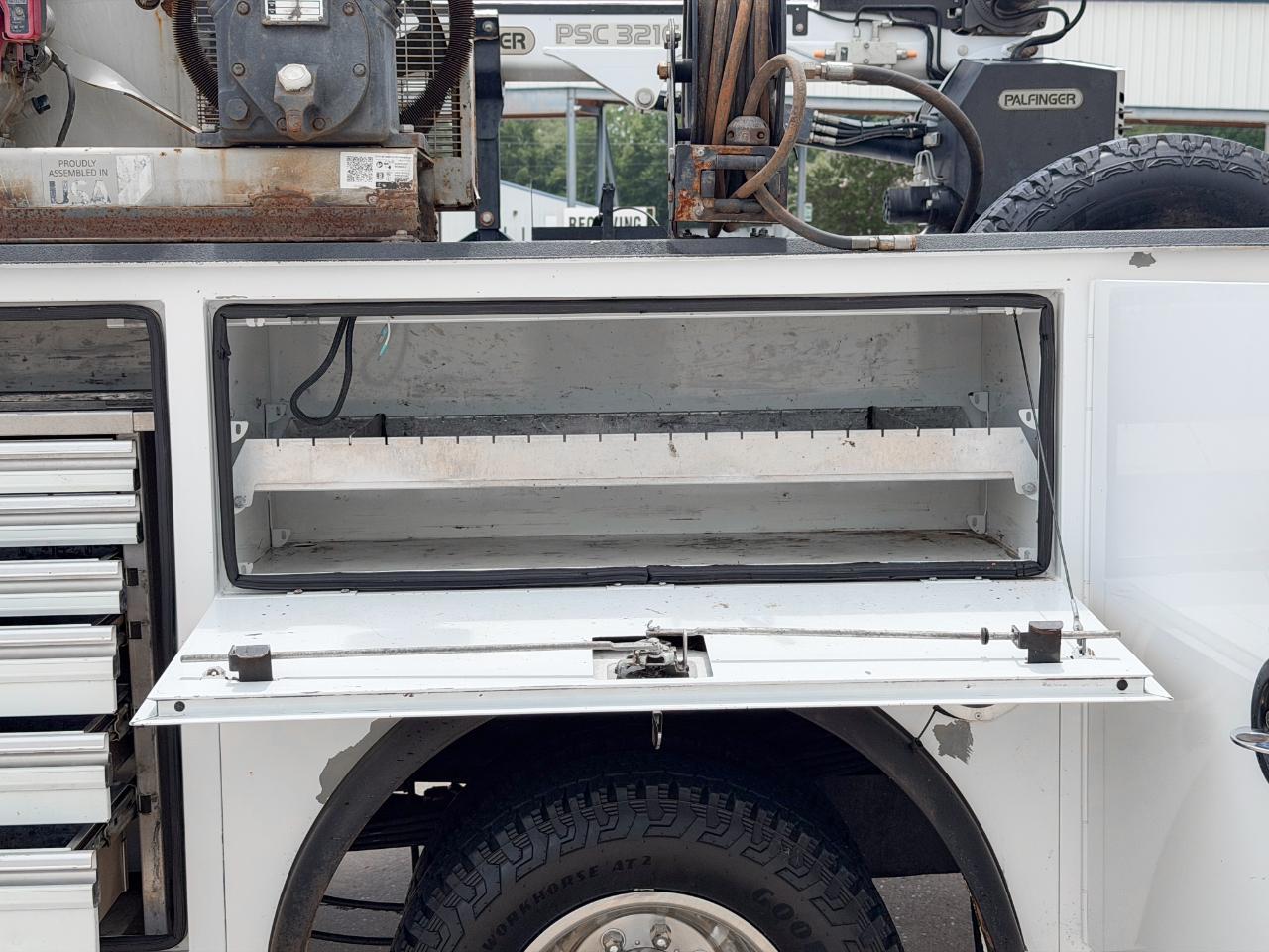 Ford F-350 SD XL SuperCab Long Bed 4WD DRW 2022