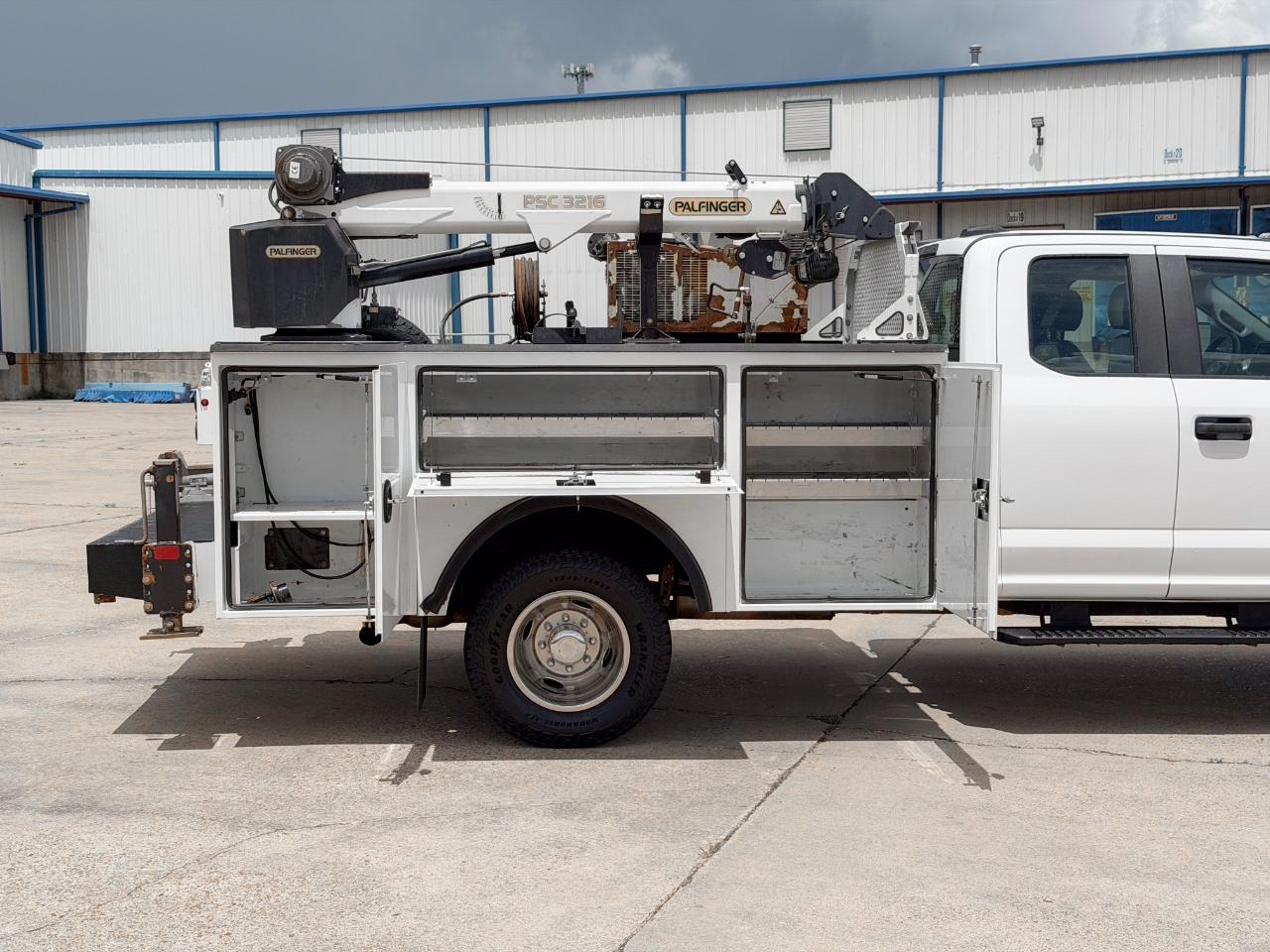 Ford F-350 SD XL SuperCab Long Bed 4WD DRW 2022
