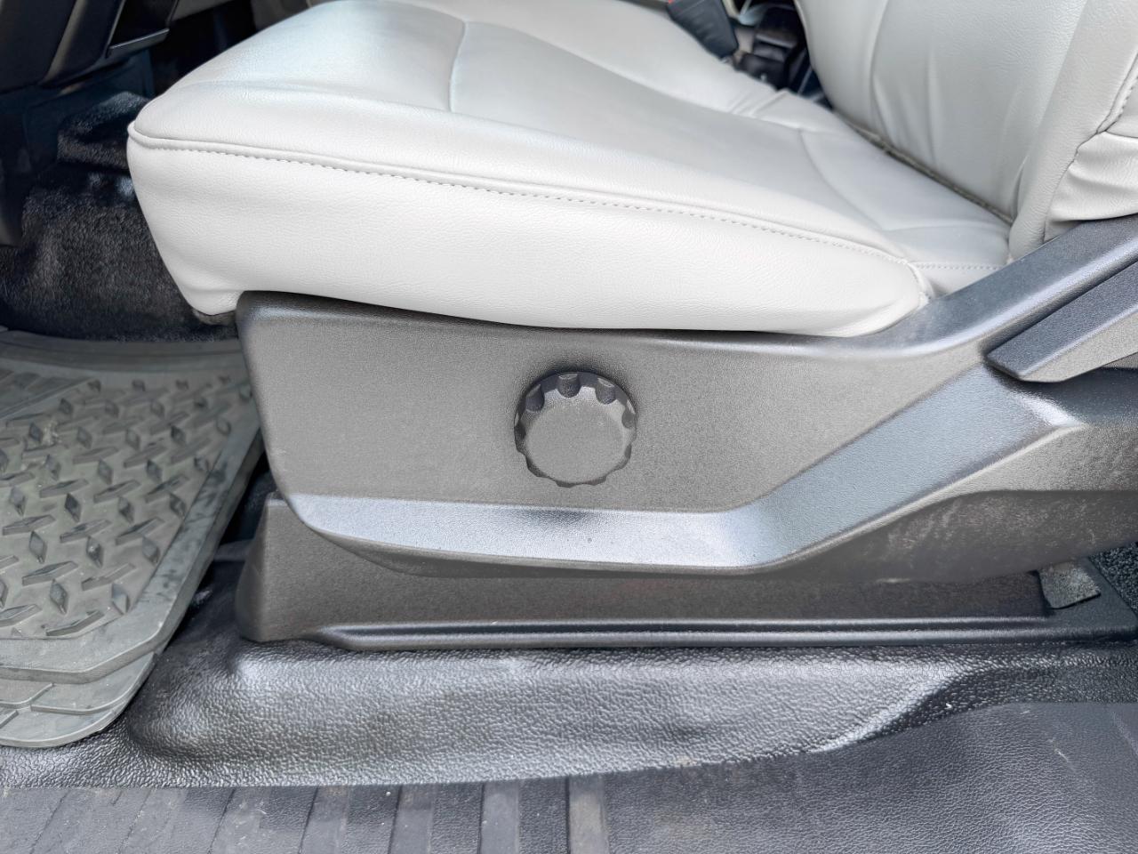 Ford F-350 SD XL SuperCab Long Bed 4WD DRW 2022