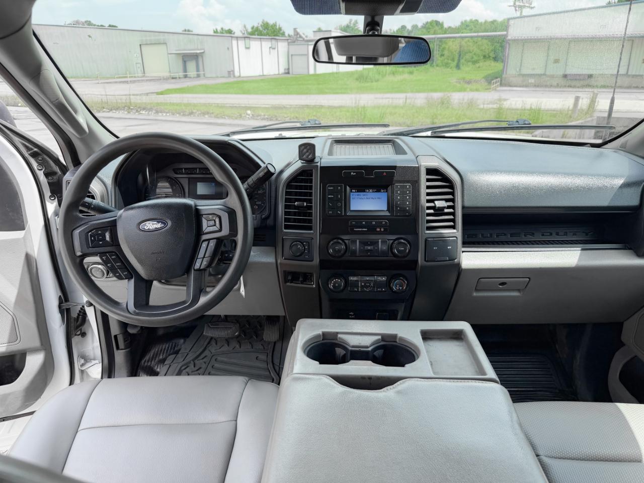Ford F-350 SD XL SuperCab Long Bed 4WD DRW 2022