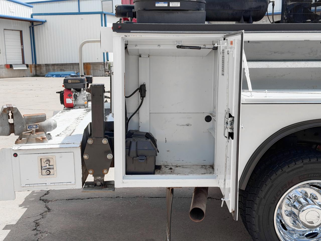 RAM 5500 Crew Cab SWB 4WD DRW 2023