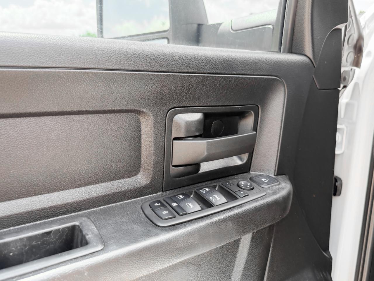 RAM 5500 Crew Cab SWB 4WD DRW 2023