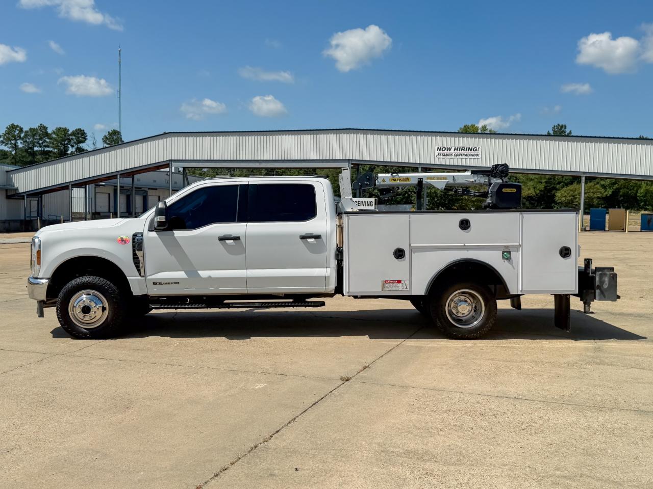 Ford F-350 SD XL Crew Cab LWB 4WD 2024