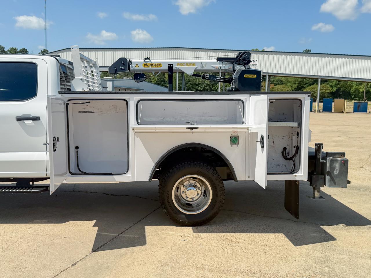 Ford F-350 SD XL Crew Cab LWB 4WD 2024