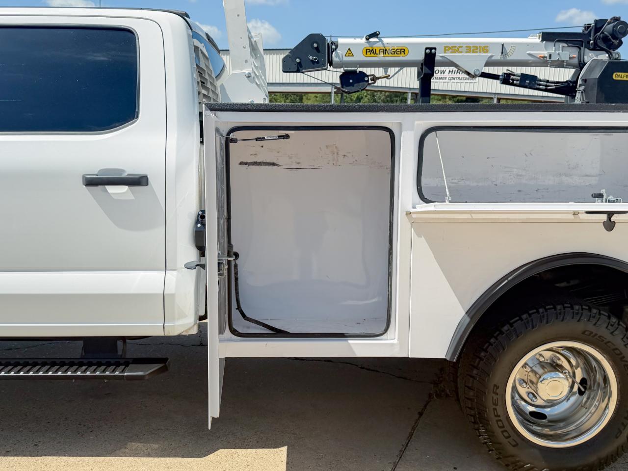 Ford F-350 SD XL Crew Cab LWB 4WD 2024