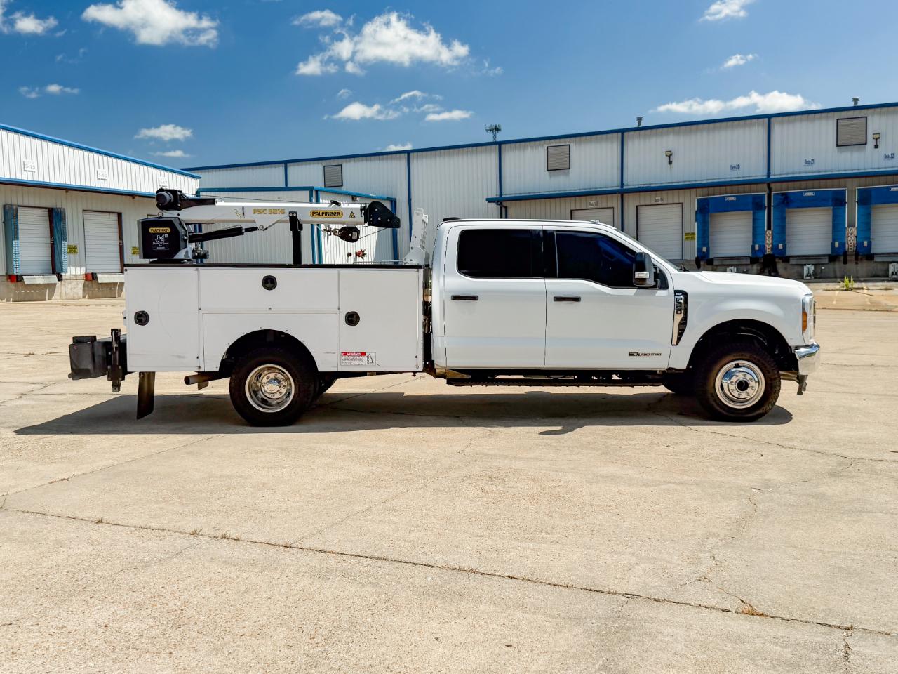 Ford F-350 SD XL Crew Cab LWB 4WD 2024