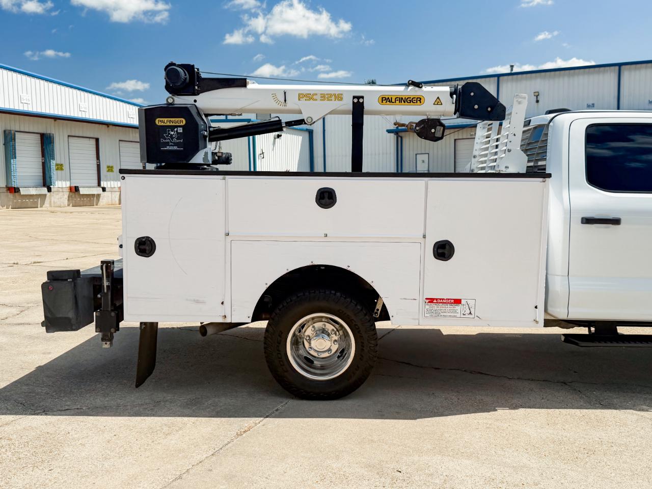 Ford F-350 SD XL Crew Cab LWB 4WD 2024