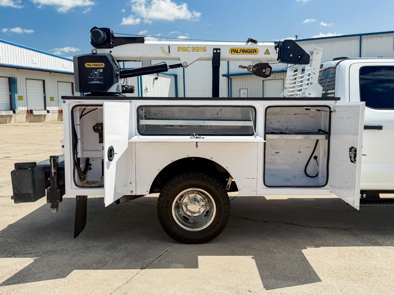 Ford F-350 SD XL Crew Cab LWB 4WD 2024