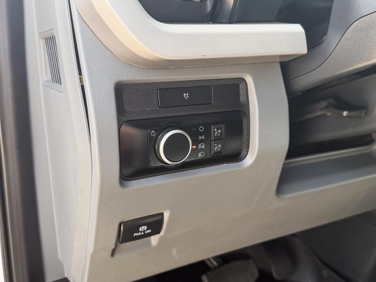 Ford F-350 SD XL Crew Cab LWB 4WD 2024