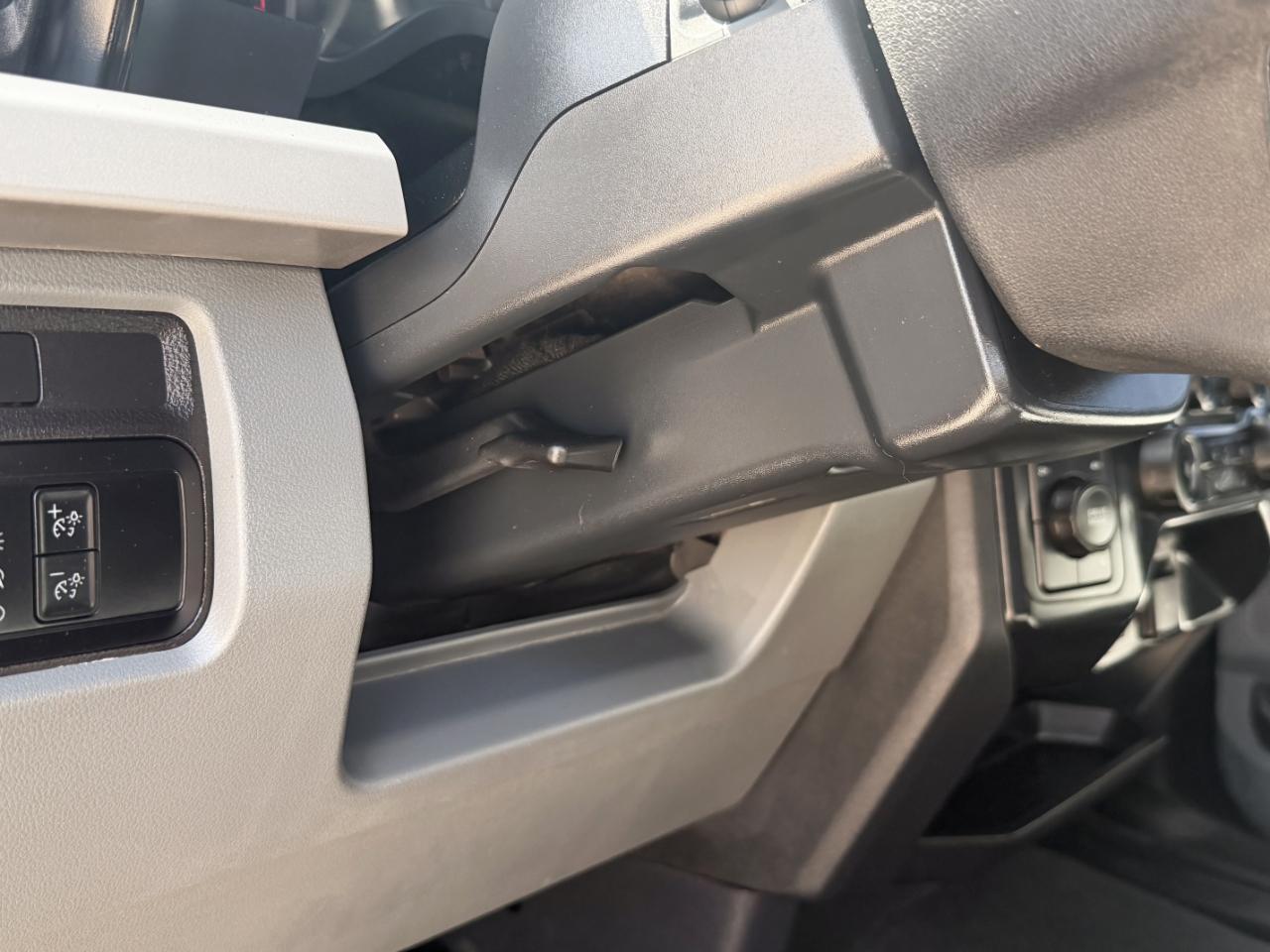 Ford F-350 SD XL Crew Cab LWB 4WD 2024