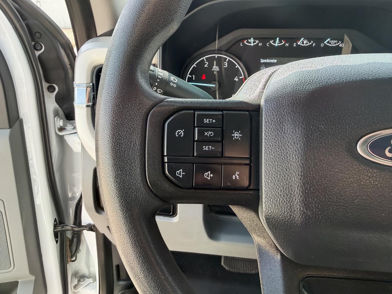 Ford F-350 SD XL Crew Cab LWB 4WD 2024