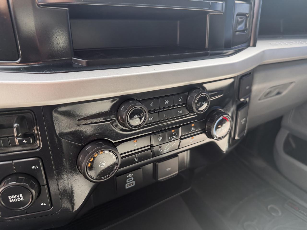 Ford F-350 SD XL Crew Cab LWB 4WD 2024