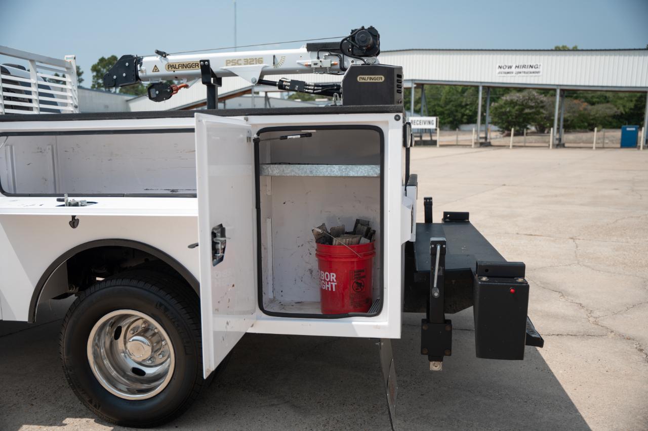 Ford F-350 SD XL Crew Cab LWB 4WD 2024