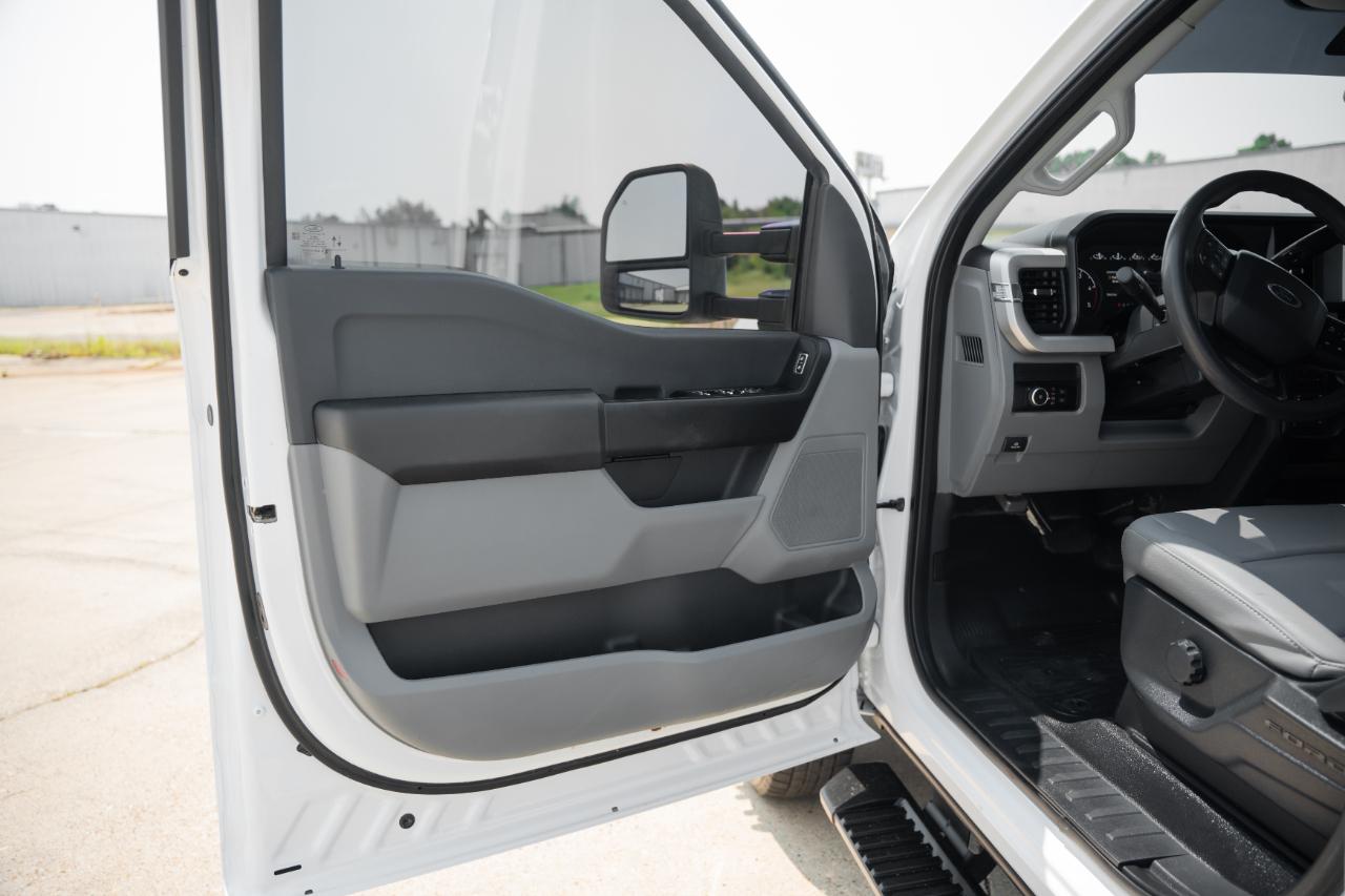 Ford F-350 SD XL Crew Cab LWB 4WD 2024