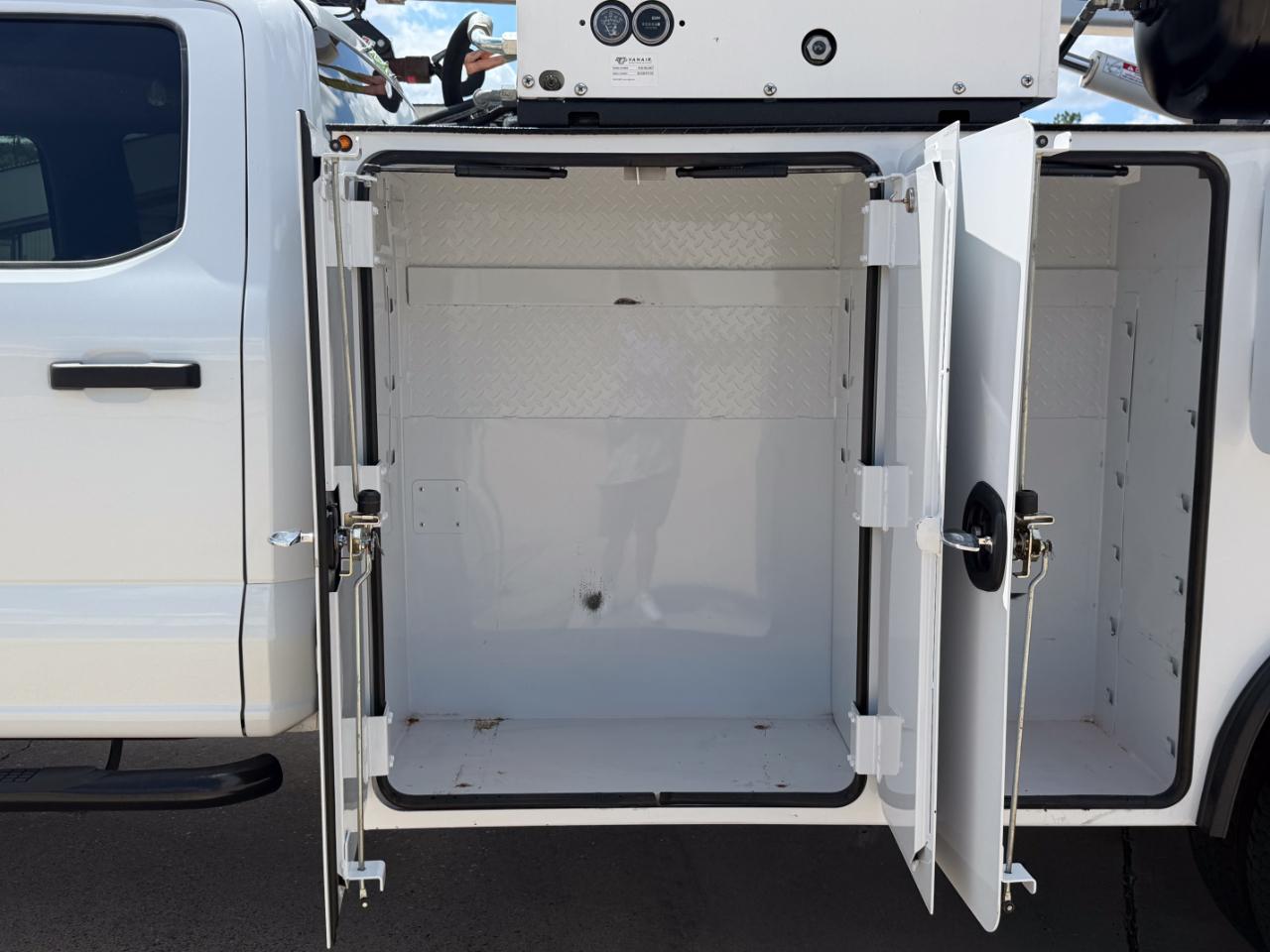 Ford F-550 Crew Cab DRW 4WD 2024
