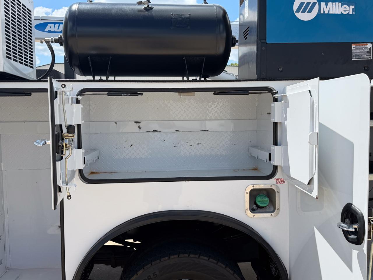 Ford F-550 Crew Cab DRW 4WD 2024