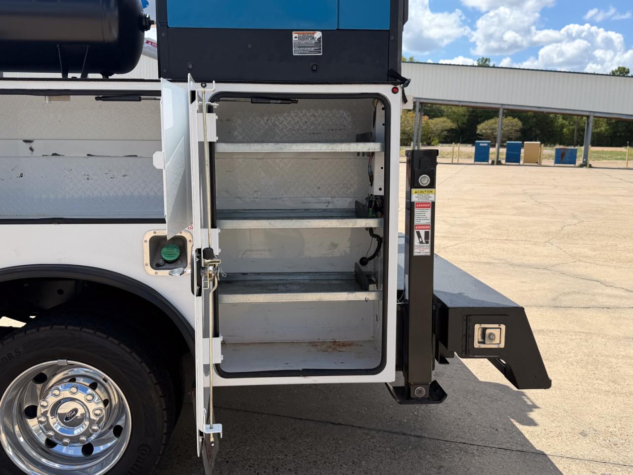Ford F-550 Crew Cab DRW 4WD 2024