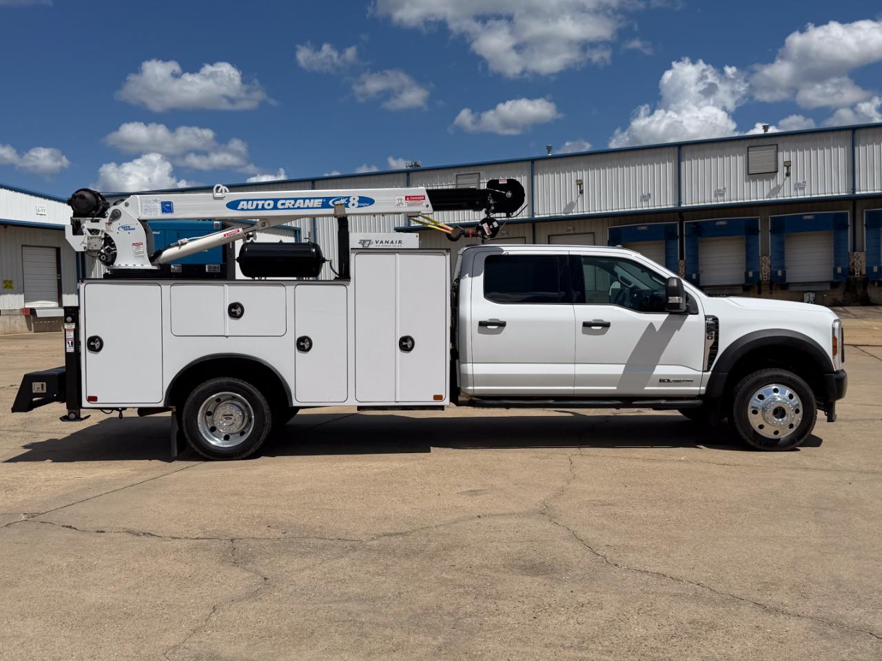 Ford F-550 Crew Cab DRW 4WD 2024