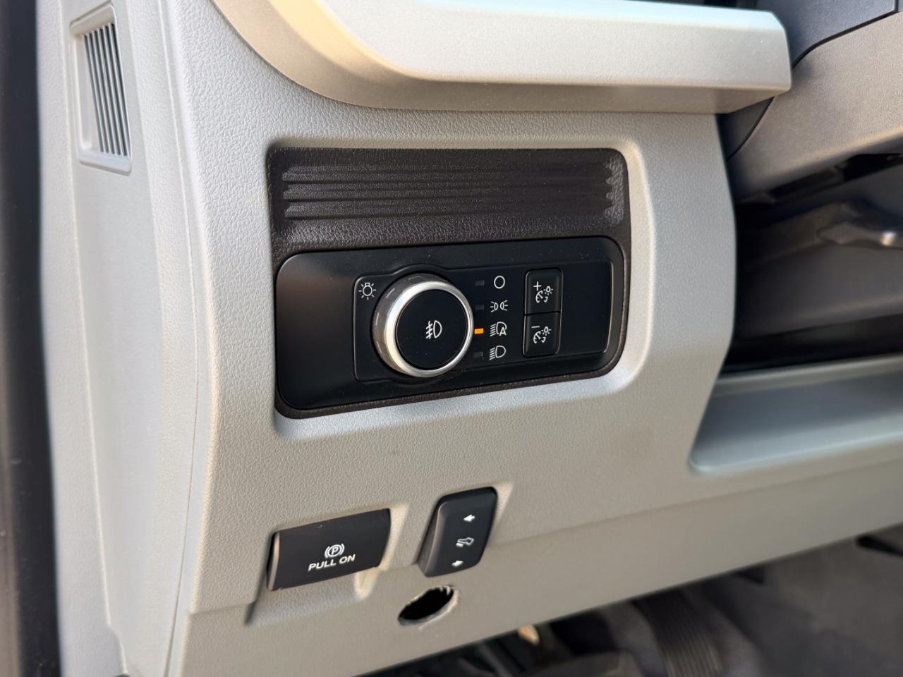 Ford F-550 Crew Cab DRW 4WD 2024