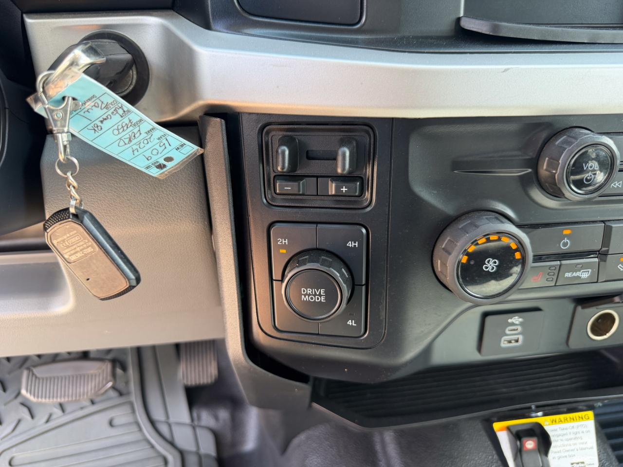 Ford F-550 Crew Cab DRW 4WD 2024