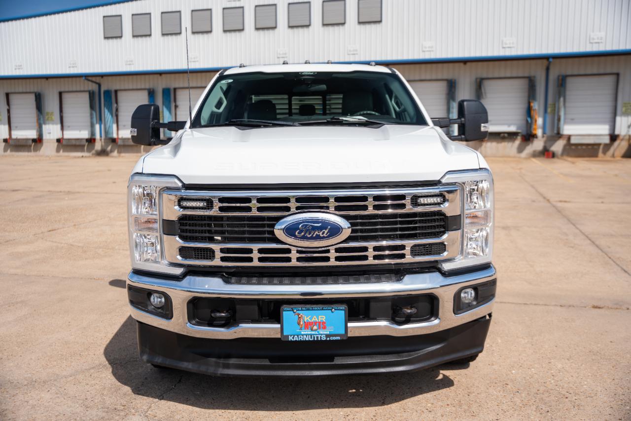 Ford F-350 SD XL Crew Cab Long Bed DRW 4WD 2024