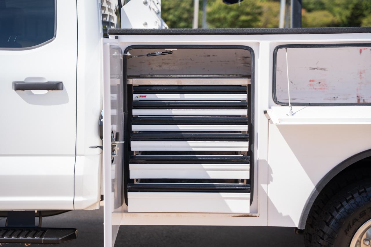 Ford F-350 SD XL Crew Cab Long Bed DRW 4WD 2024