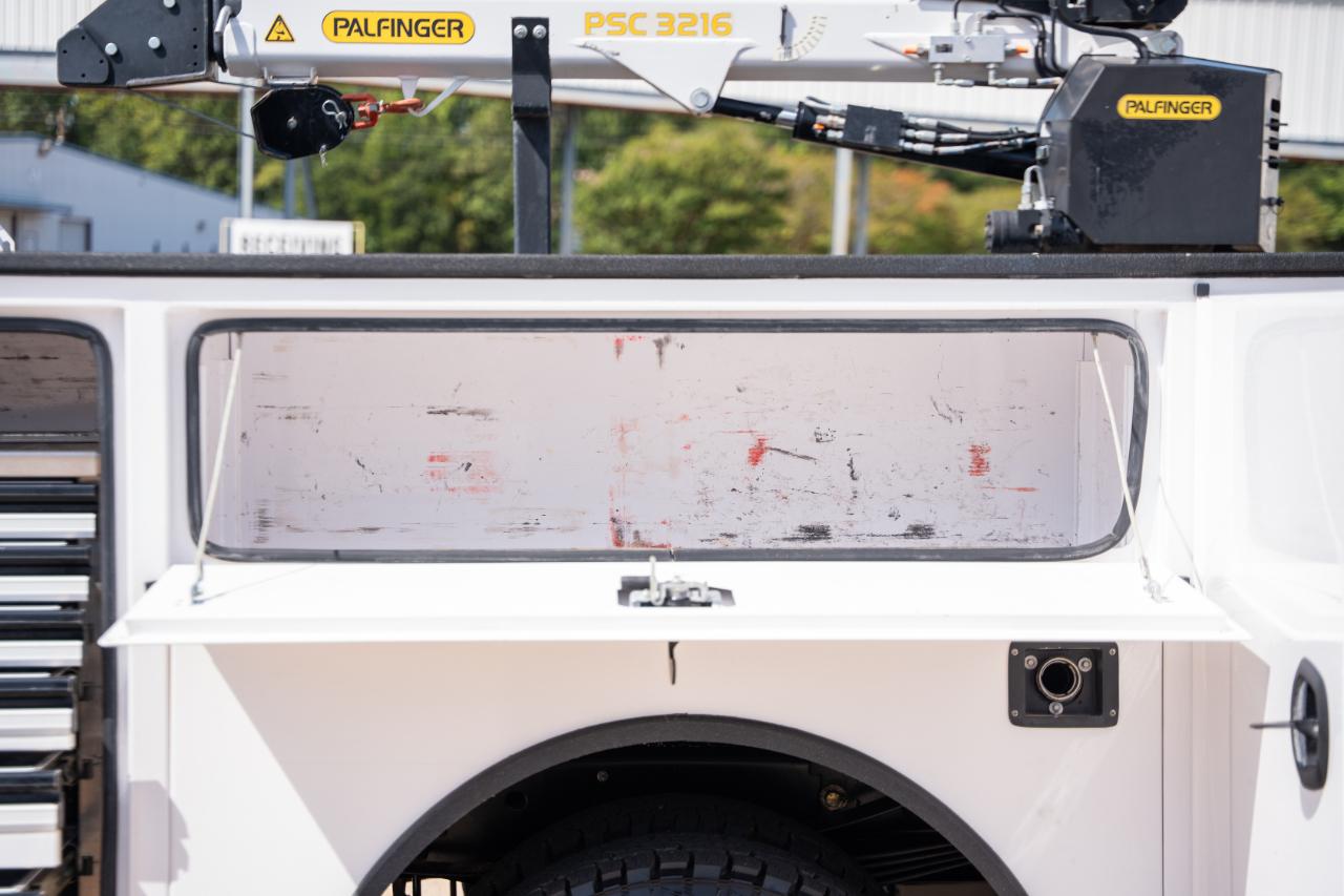 Ford F-350 SD XL Crew Cab Long Bed DRW 4WD 2024
