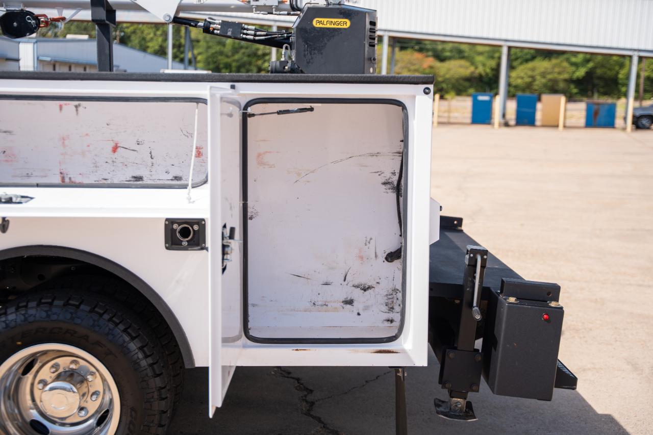 Ford F-350 SD XL Crew Cab Long Bed DRW 4WD 2024