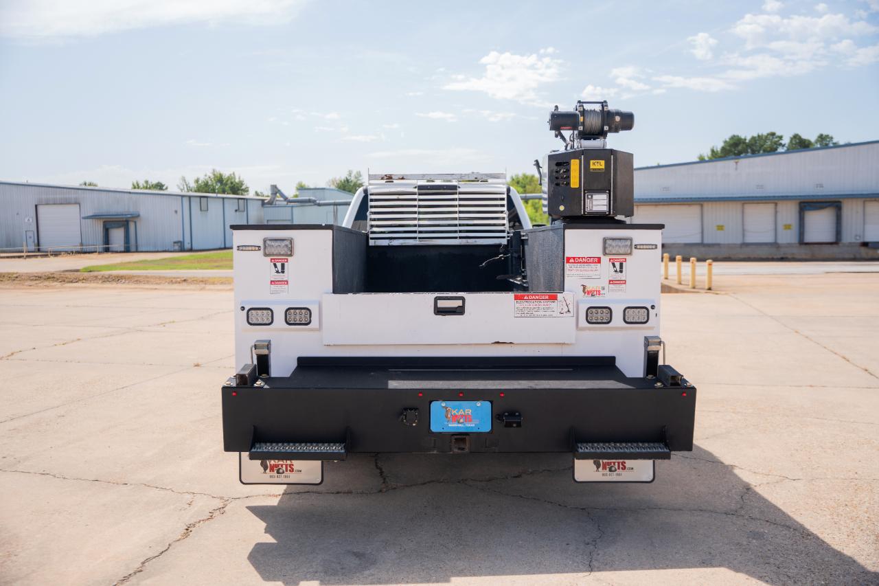 Ford F-350 SD XL Crew Cab Long Bed DRW 4WD 2024