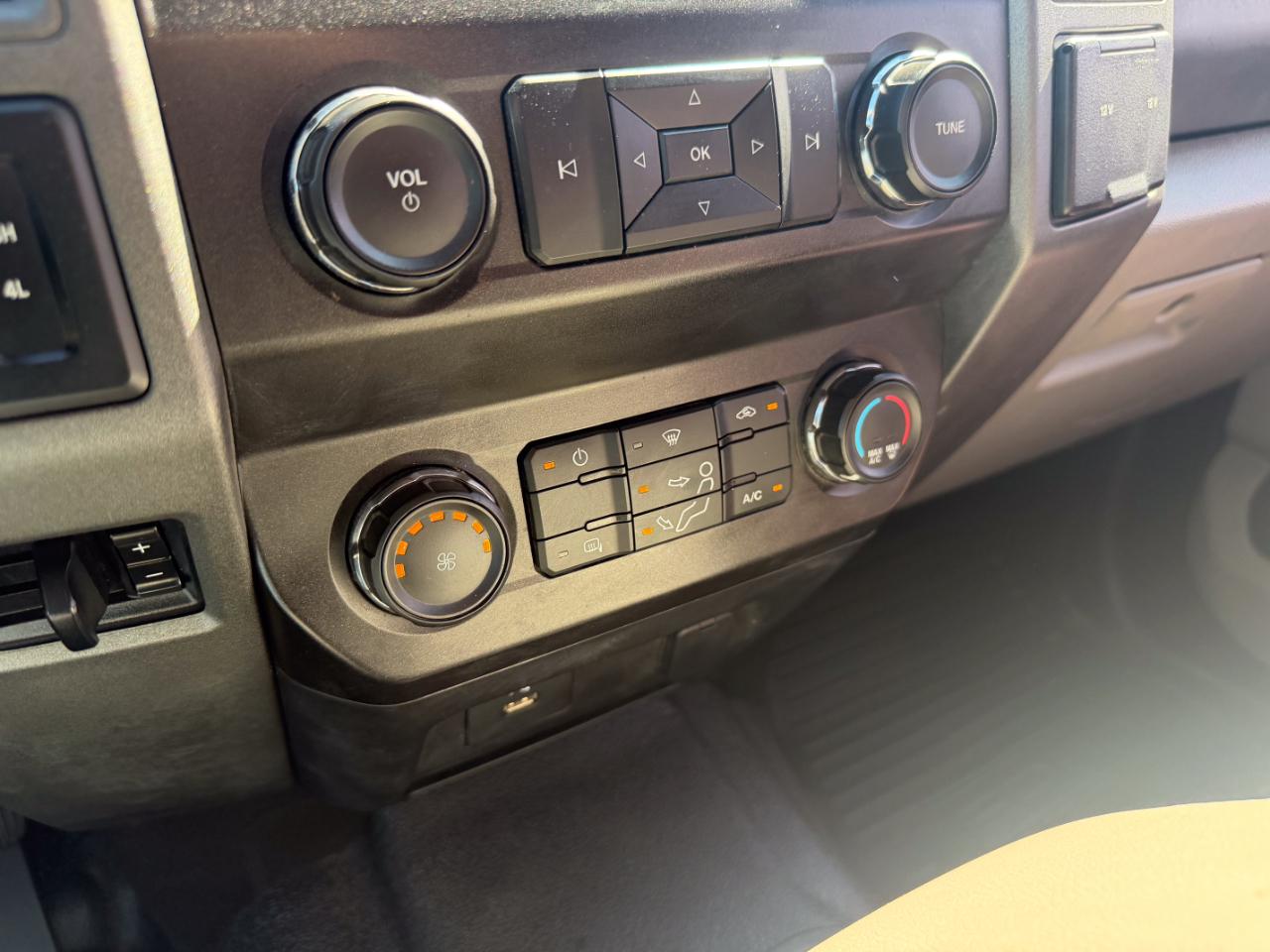 Ford F-350 SD XLT SuperCab Long Bed DRW 4WD 2019