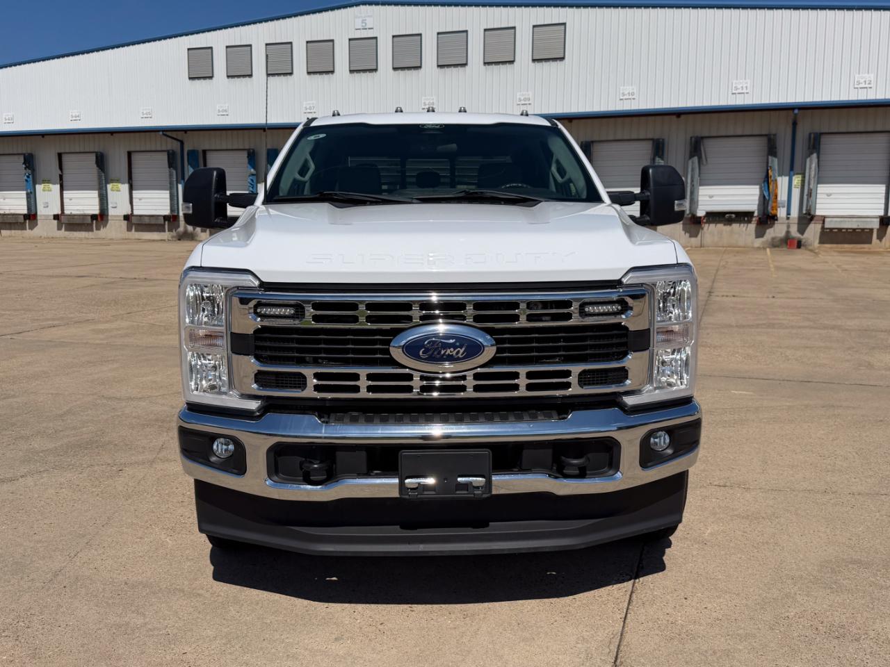 Ford F-350 SD XLT Crew Cab Long Bed DRW 4WD 2024