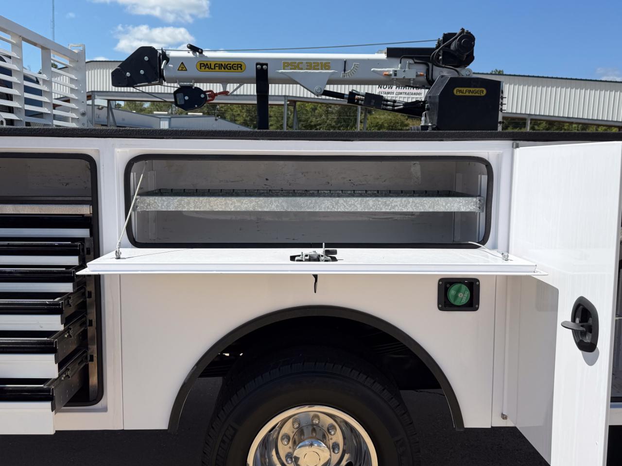 Ford F-350 SD XLT Crew Cab Long Bed DRW 4WD 2024