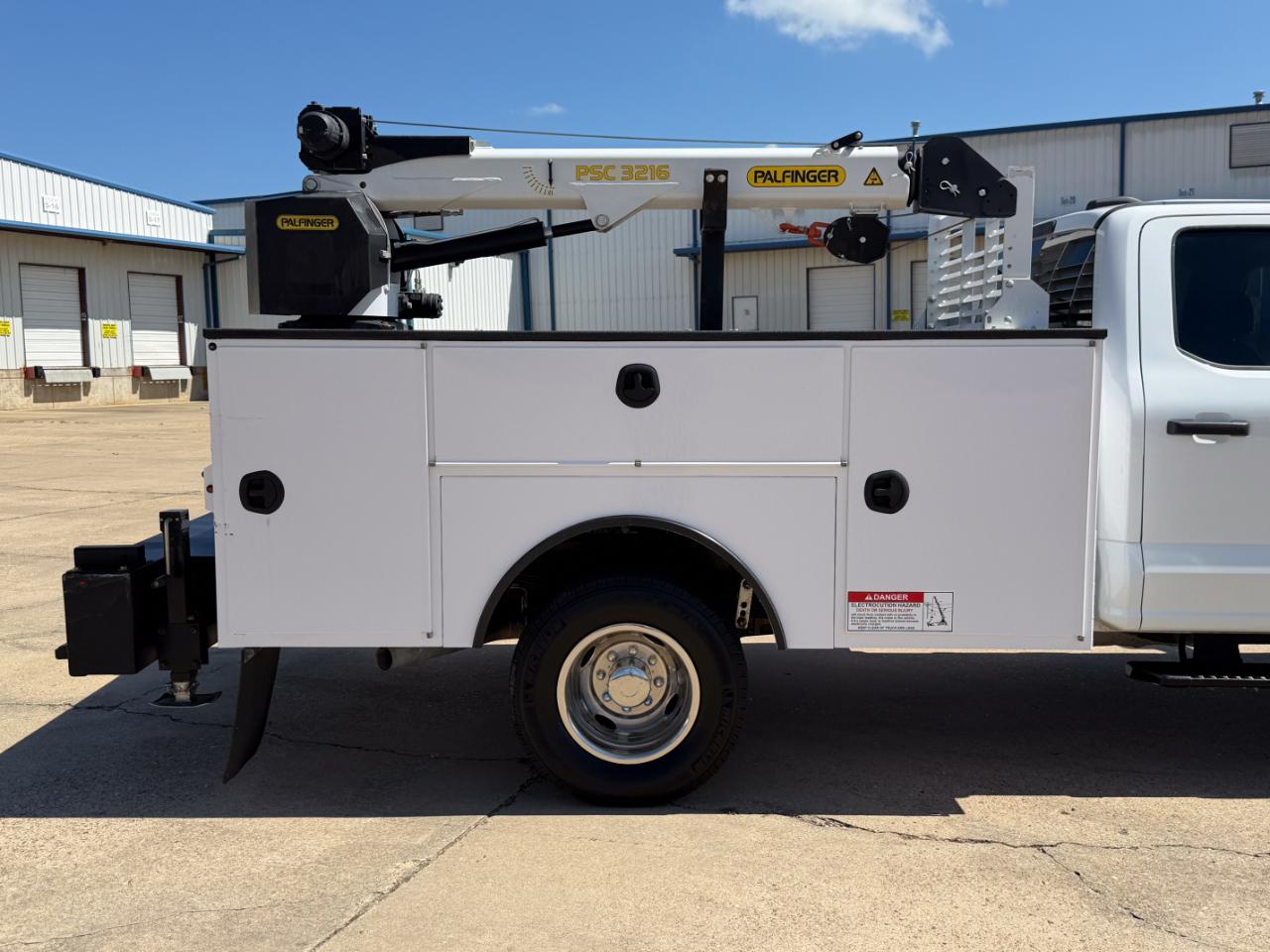 Ford F-350 SD XLT Crew Cab Long Bed DRW 4WD 2024