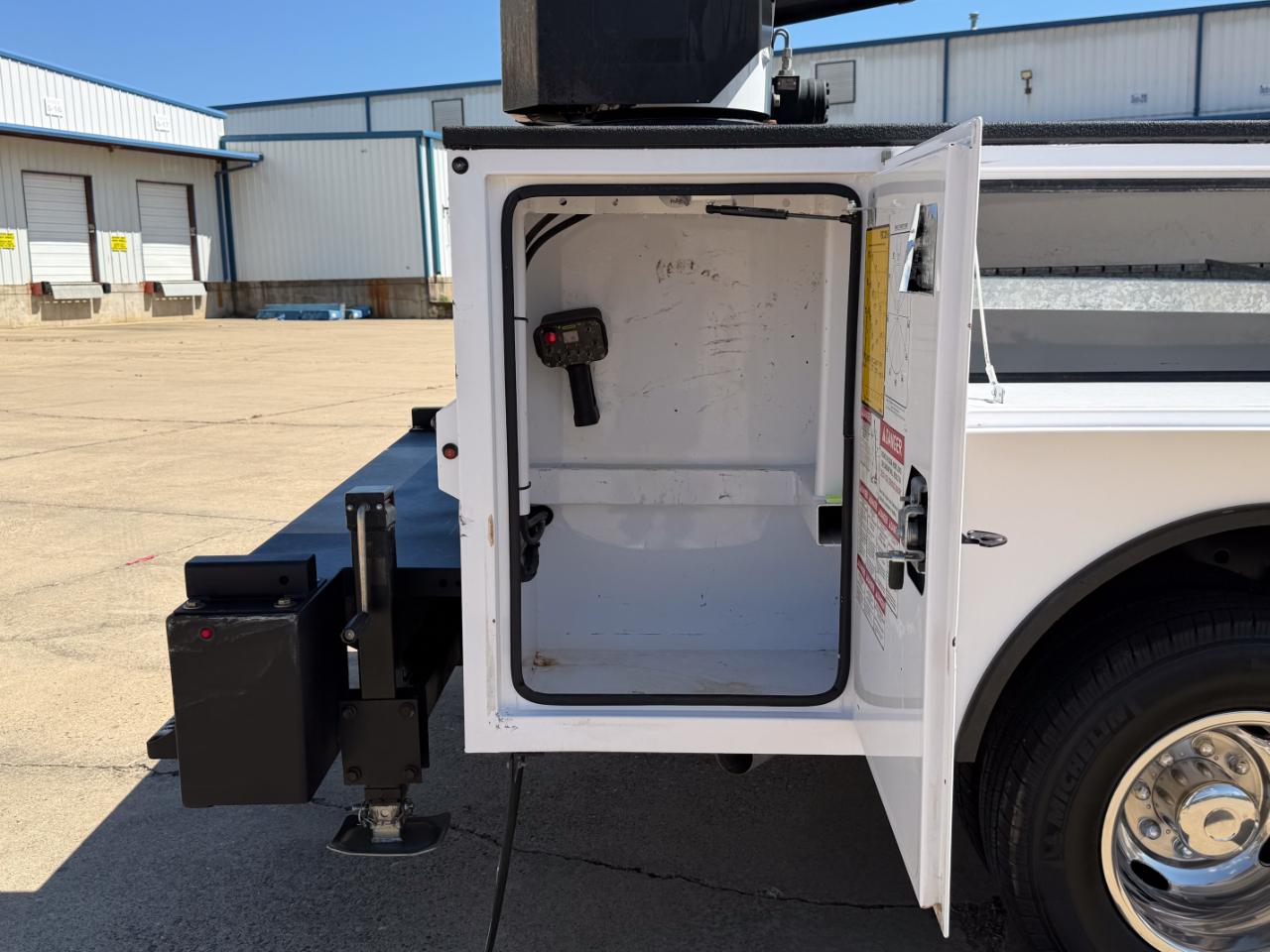 Ford F-350 SD XLT Crew Cab Long Bed DRW 4WD 2024