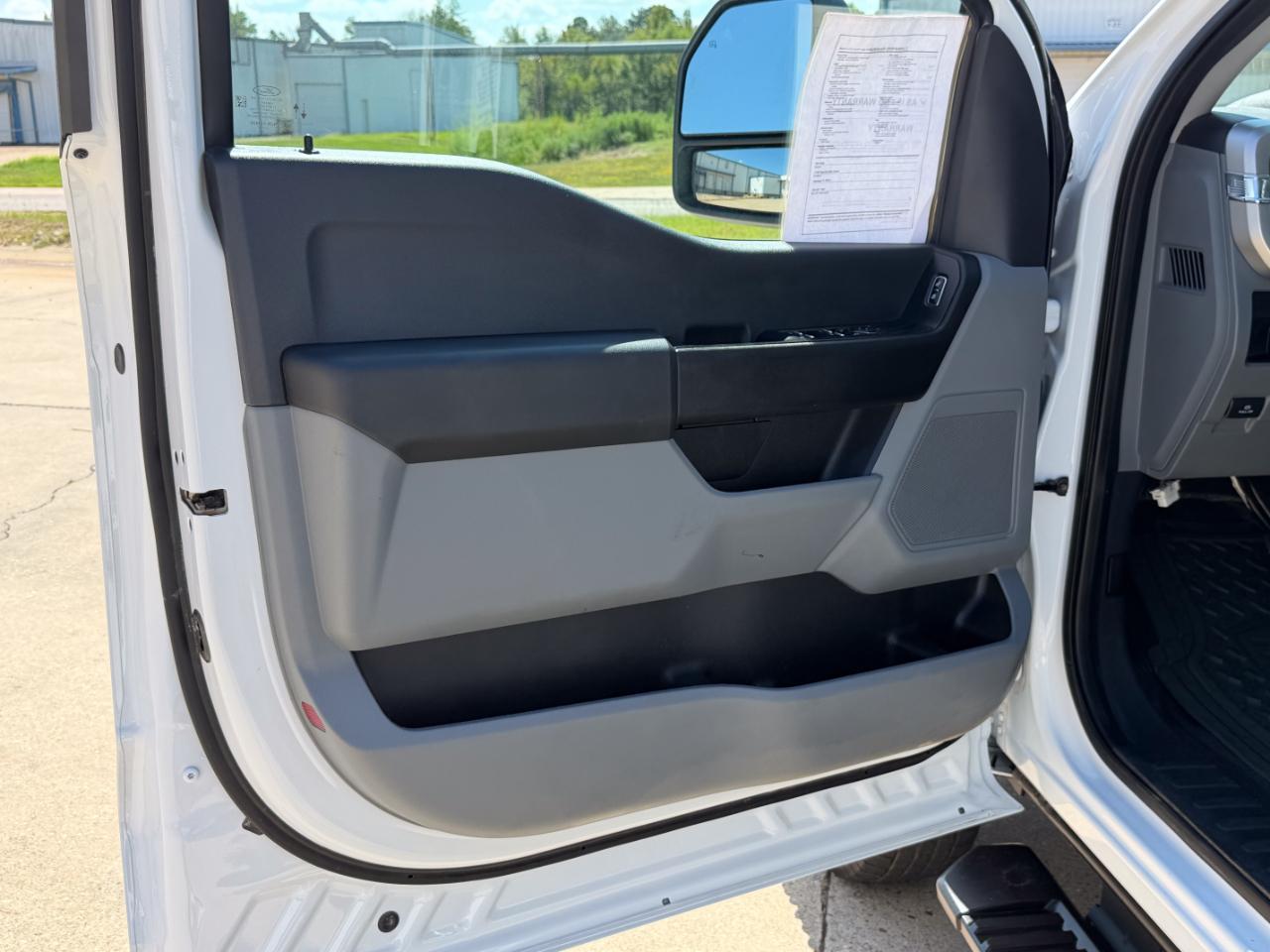 Ford F-350 SD XLT Crew Cab Long Bed DRW 4WD 2024
