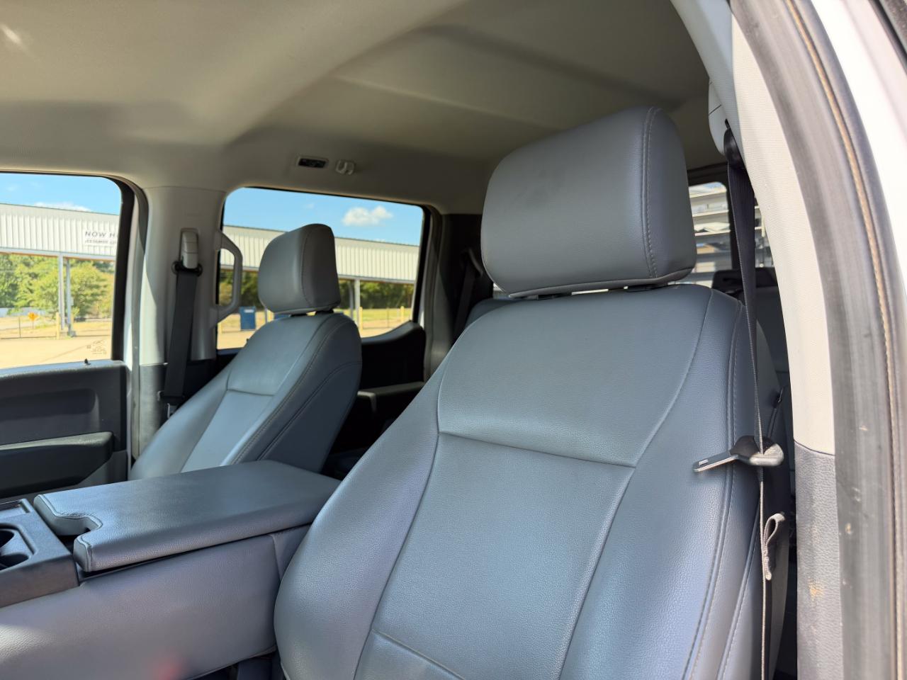 Ford F-350 SD XLT Crew Cab Long Bed DRW 4WD 2024