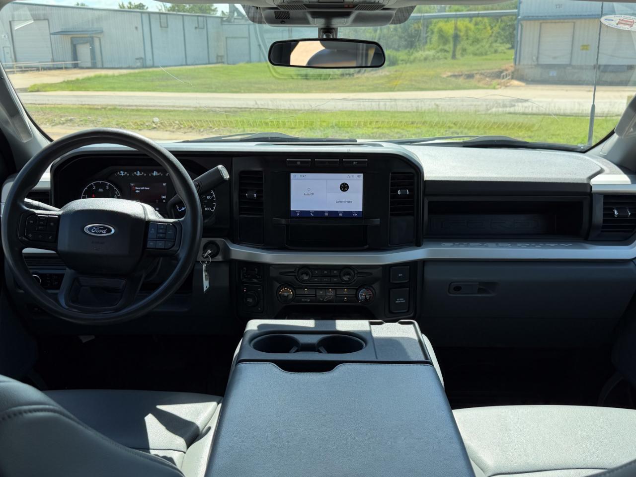 Ford F-350 SD XLT Crew Cab Long Bed DRW 4WD 2024