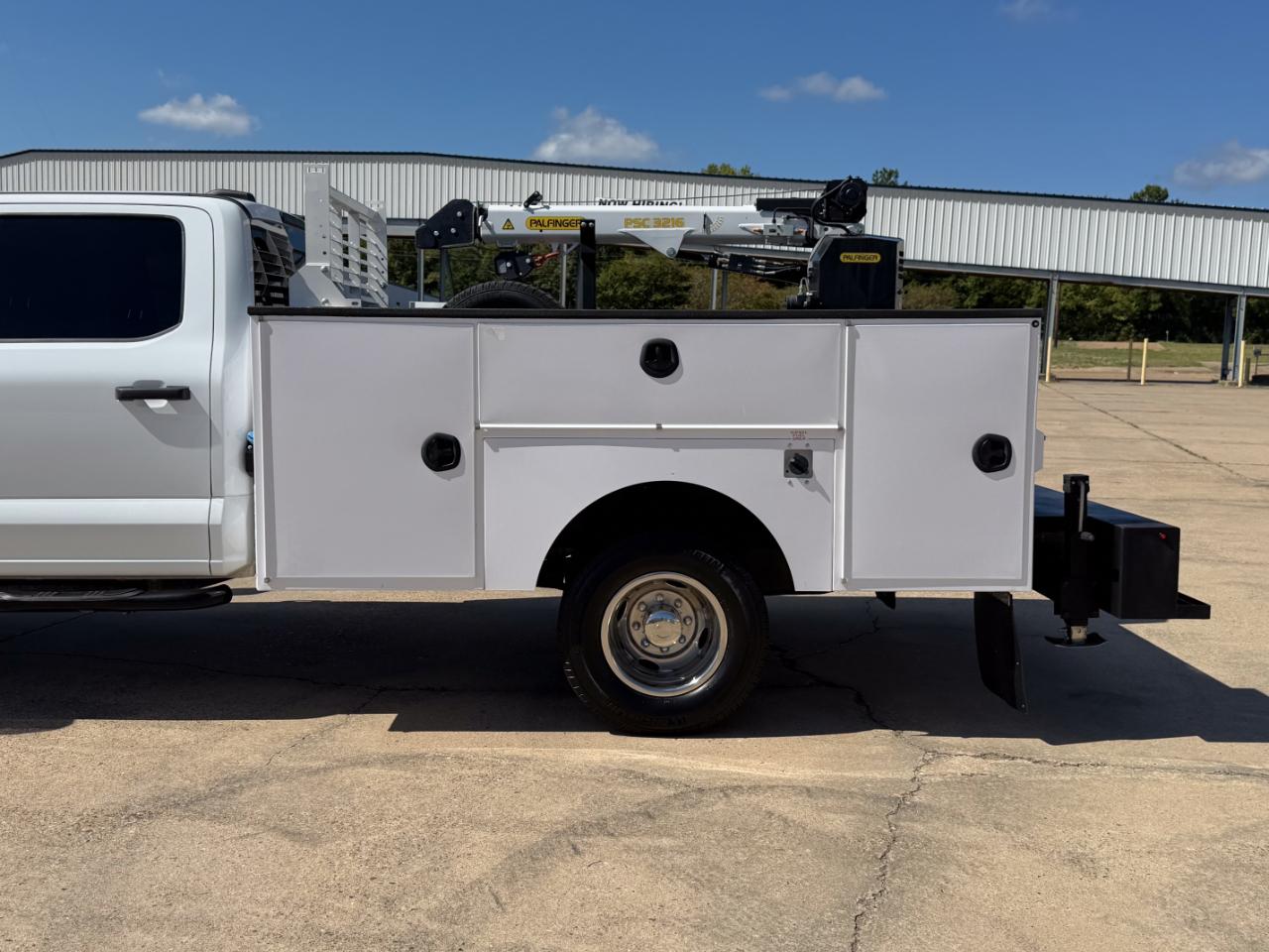 Ford F-350 SD XLT Crew Cab Long Bed DRW 4WD 2024