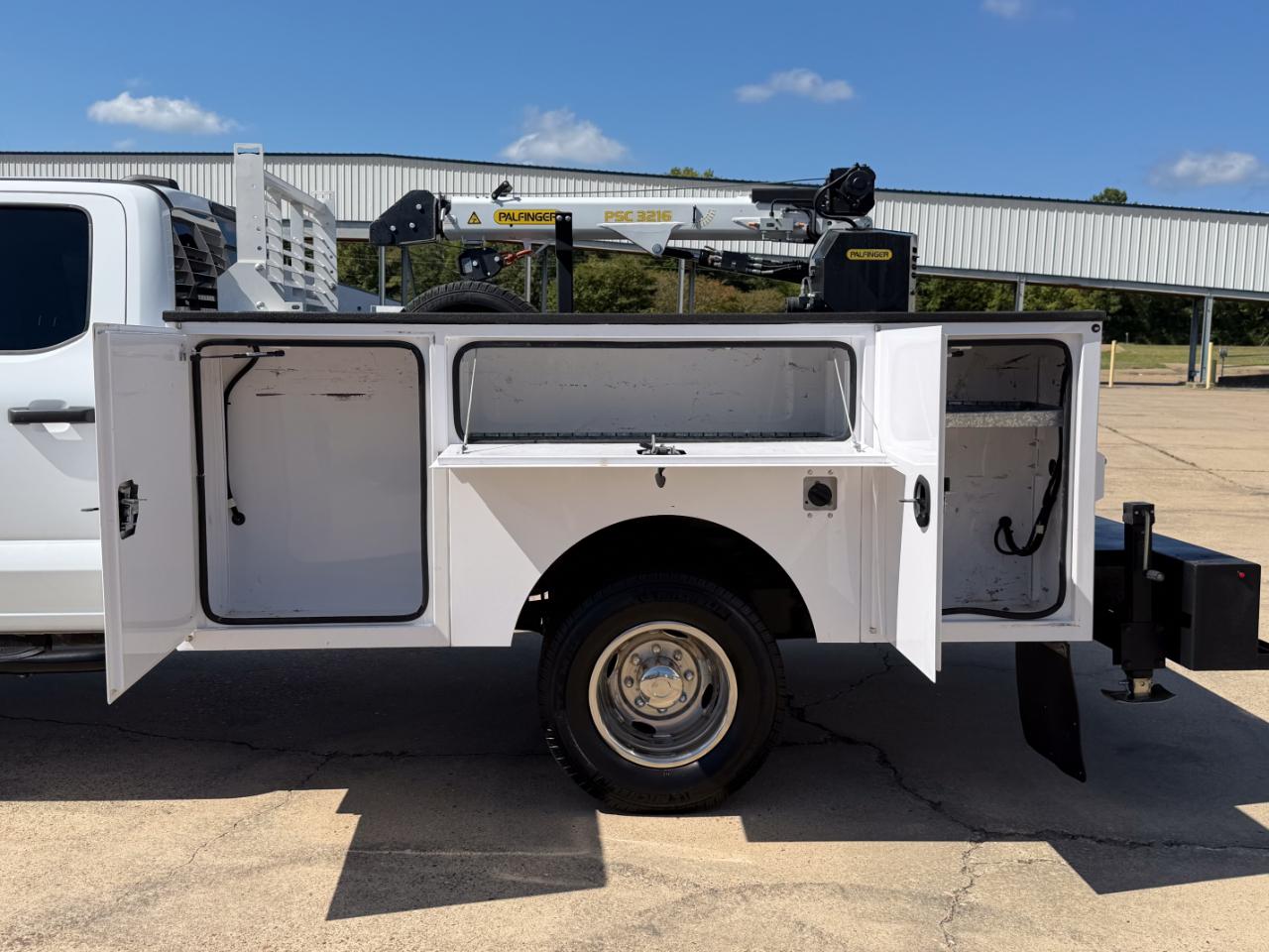 Ford F-350 SD XLT Crew Cab Long Bed DRW 4WD 2024