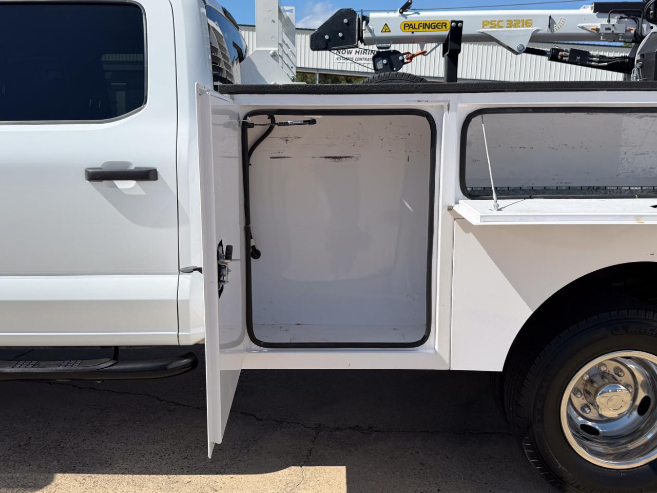 Ford F-350 SD XLT Crew Cab Long Bed DRW 4WD 2024